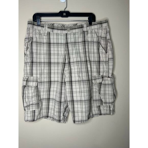 Men’s Size 38 VF Jeanswear LP Beige & Brown Plaid Cargo Shorts - Picture 1 of 4